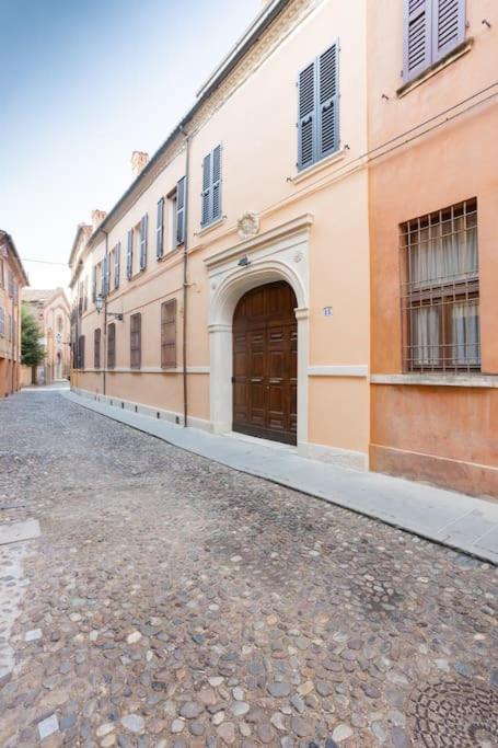Palazzo Sabbioni Appartamento Lusso Due Camere Soggiorno Cucina Ferrare Extérieur photo