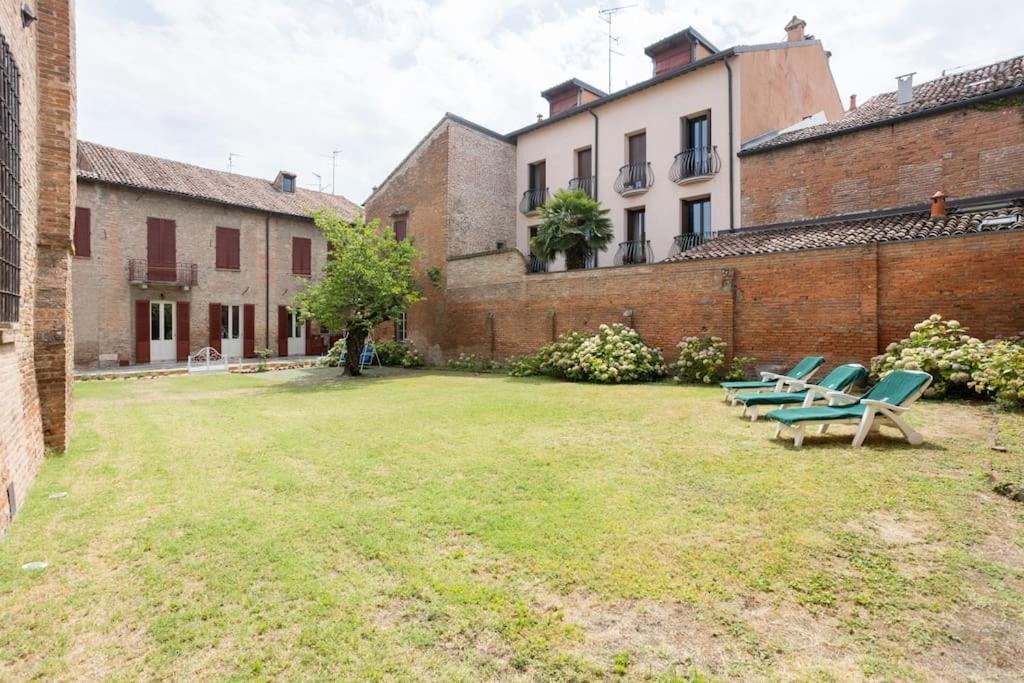 Palazzo Sabbioni Appartamento Lusso Due Camere Soggiorno Cucina Ferrare Extérieur photo